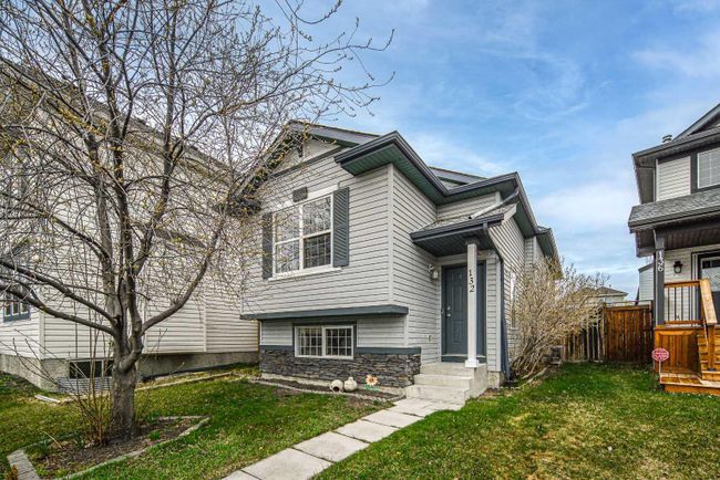 132 Covepark Close Ne, Home with 3 bedrooms, 2 bathrooms and null parking in Calgary AB | Image 2