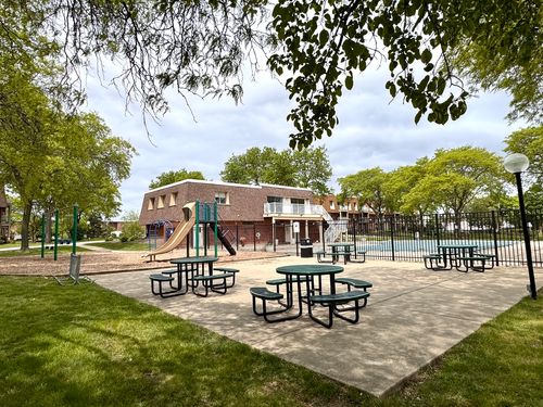 110-6 Villa Verde Drive, Buffalo Grove, IL, 60089 | Card Image