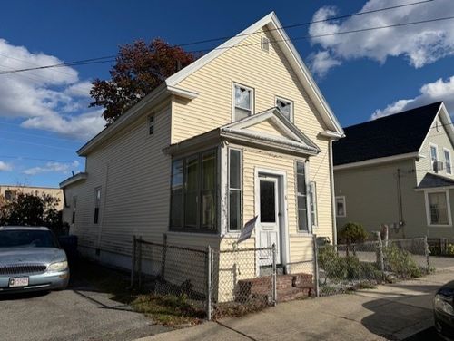 6 State St, Lawrence, MA, 01843-2102 | Card Image