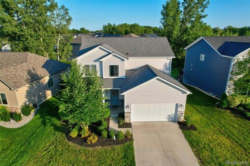 320 Hidden Riv E, Holly, MI, 48442-2029 | Card Image