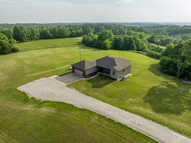 Table Rock Lake Home | Image 4