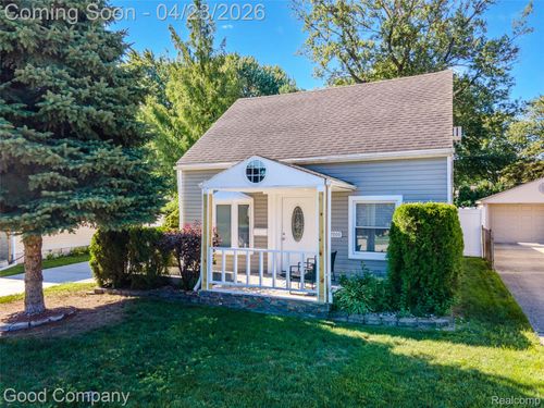 22000 Fresard St, Saint Clair Shores, MI, 48080-3924 | Card Image
