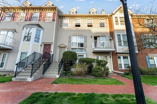 15 Cedar St, Jersey City, NJ, 07305-4844 | Card Image