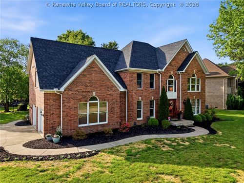 136 Glenwood Ln, Hurricane, WV, 25526-9138 | Card Image