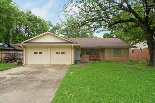 1112 Hillside Dr, Gainesville, TX, 76240-2920 | Card Image