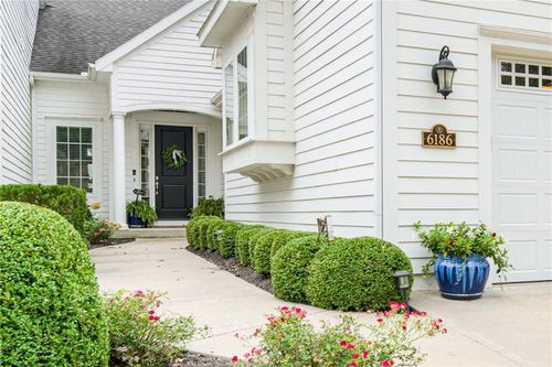 6186 Lime Stone Ct, Parkville, MO, 64152-3138 | Card Image