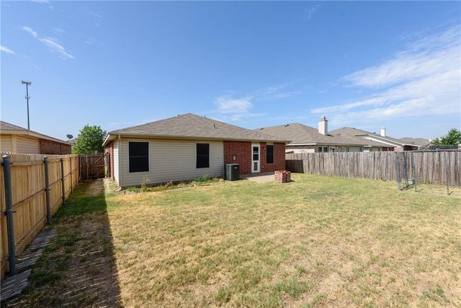2913 Paddock Way, House other with 3 bedrooms, 2 bathrooms and null parking in Denton TX | Image 23