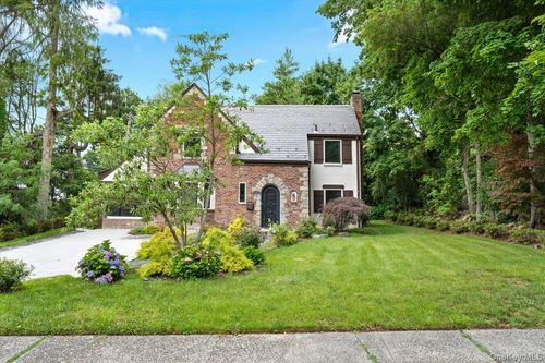 115 Old Mill Rd, Great Neck, NY, 11023-1933 | Card Image