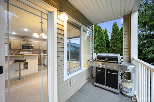 unit-d201-10025 9th Ave W, Everett, WA, 98204-8787 | Card Image