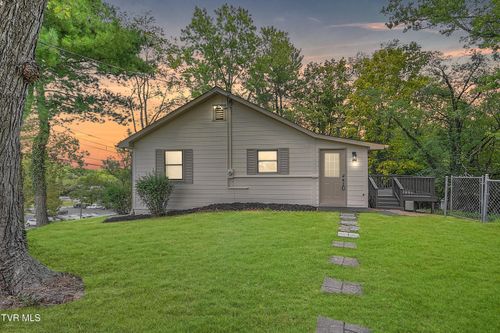 3361 Hillcrest Dr, Kingsport, TN, 37664-3415 | Card Image