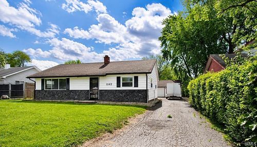 1142 Melbourne Drive, New Haven, IN, 46774-2644 | Card Image