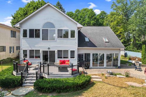 695 King Cir, Lake Orion, MI, 48362-2732 | Card Image