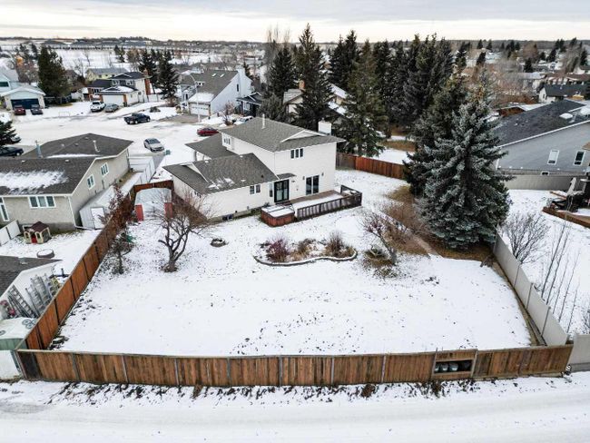 6919 42 Avenue, Home with 5 bedrooms, 3 bathrooms and 2 parking in Camrose AB | Image 35