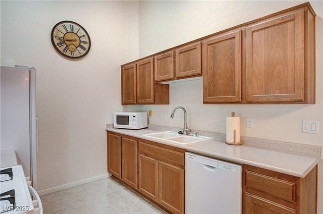 2014 - 8985 S Durango Dr, Condo with 3 bedrooms, 2 bathrooms and null parking in Las Vegas NV | Image 14