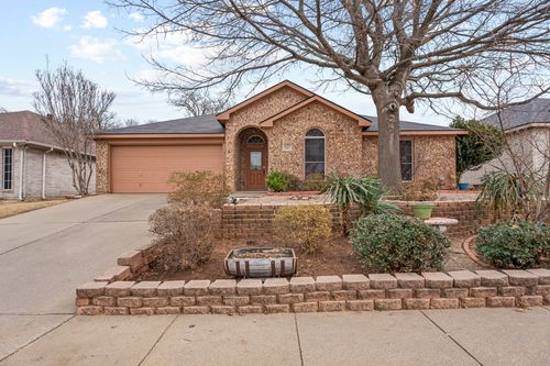 1029 Hidden Lake Dr, Burleson, TX, 76028-6057 | Card Image