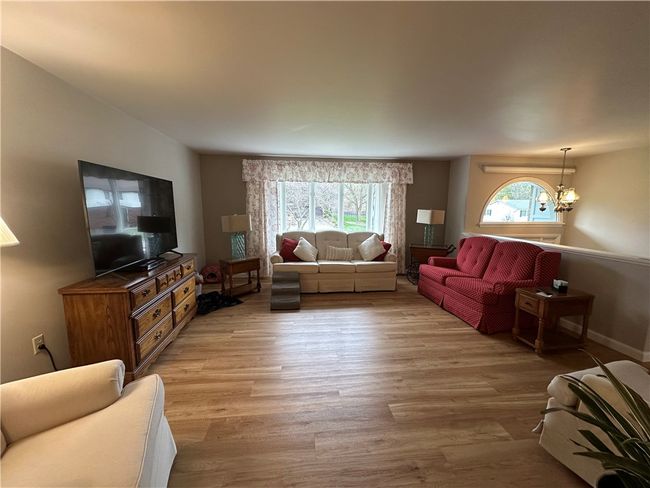 112 Jenny Lynn Dr, House other with 3 bedrooms, 3 bathrooms and 2 parking in Aliquippa PA | Image 10
