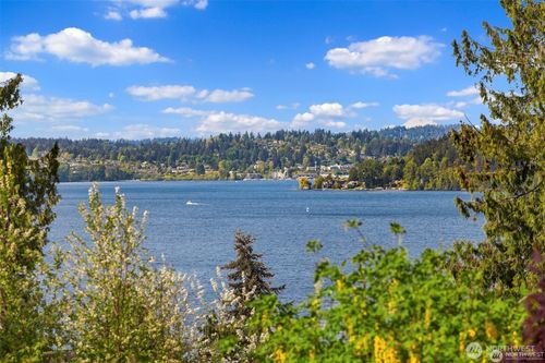 10762 Exeter Ave Ne, Seattle, WA, 98125-6940 | Card Image