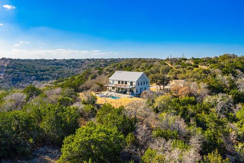 117 Point Rd, Fredericksburg, TX, 78624-6140 | Card Image