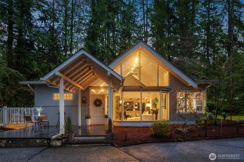 17050 37th Avenue Ne, Lake Forest Park, WA, 98155 | Card Image