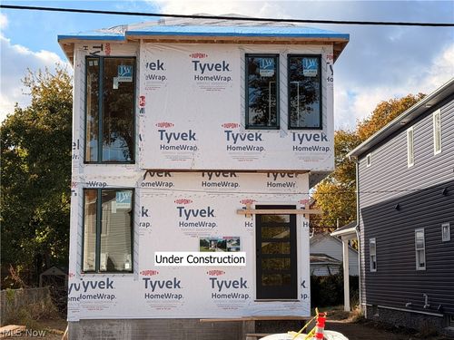 1872 W 57th St, Cleveland, OH, 44102-3211 | Card Image