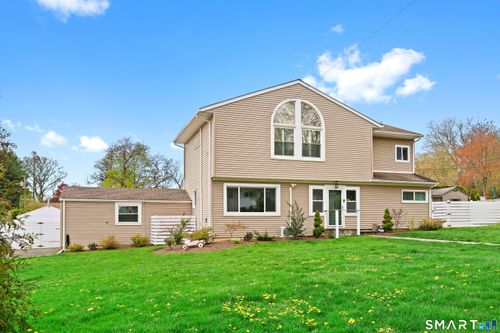 61 Muriel Dr, Stamford, CT, 06907-1314 | Card Image