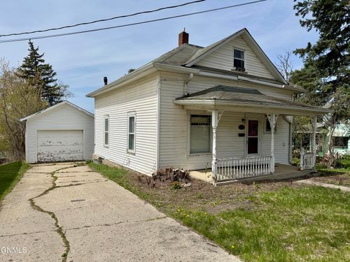 374 6th Avenue Se, Valley City, ND, 58072 | Card Image