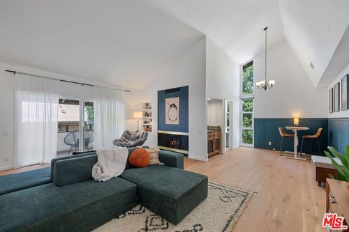 unit-4-31568 Agoura Rd, Westlake Village, CA, 91361-4416 | Card Image