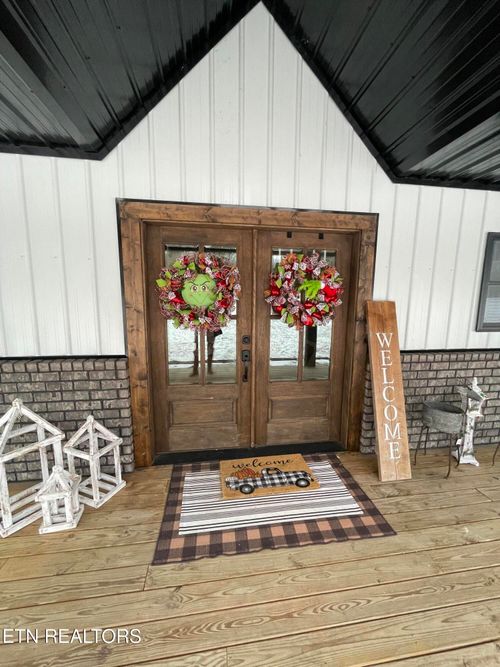 136 Falling Leaf Rd, Jamestown, TN, 38556-7413 | Card Image