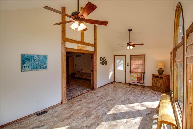 8556 Kee Mac Ln, House other with 2 bedrooms, 2 bathrooms and 3 parking in Alton IL | Image 21