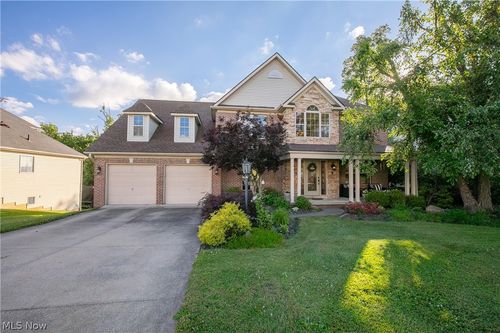 506 Brentwood Blvd, Copley, OH, 44321-1484 | Card Image