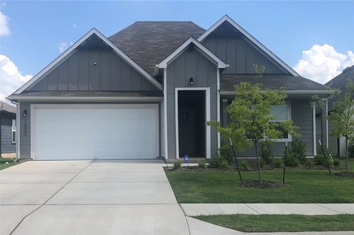 1002 Austin Bayou Dr, Hutto, TX, 78634-2476 | Card Image