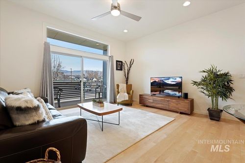 1621 W Idaho St, Boise, ID, 83702-5226 | Card Image