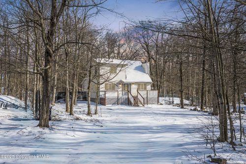 2107 Cherry Dr, Tobyhanna, PA, 18466-7989 | Card Image