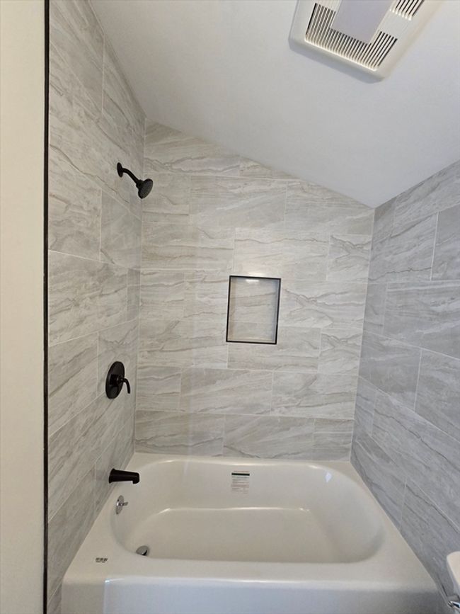 APT-3 - 9 Swan St, Condo with 3 bedrooms, 3 bathrooms and 2 parking in Beverly MA | Image 10