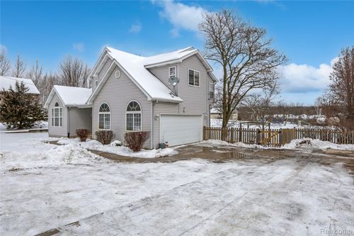 16359 Linden Rd, Linden, MI, 48451-9035 | Card Image
