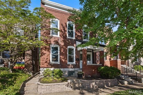 1047 S Taylor Ave, Saint Louis, MO, 63110-1559 | Card Image