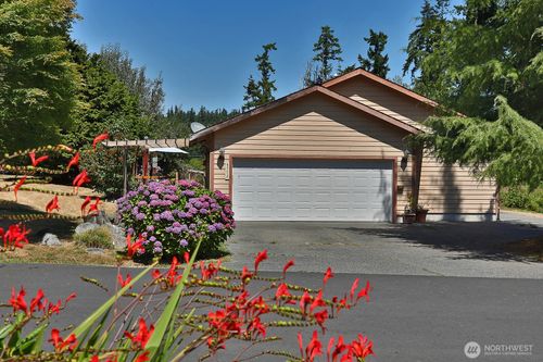 5772 Capt Vancouver Dr, Langley, WA, 98260-9757 | Card Image