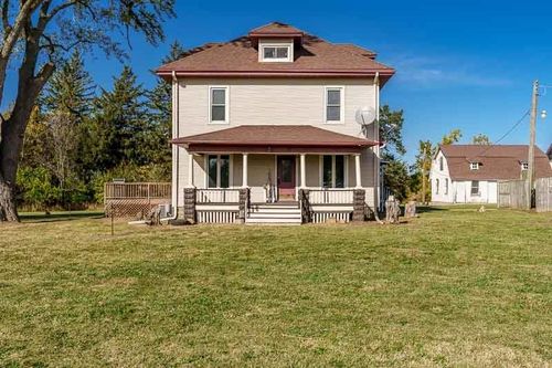 15685 W State Rd, Pecatonica, IL, 61063-9339 | Card Image