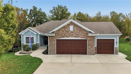 12815 Hubbard Rd, Kansas City, KS, 66109-7819 | Card Image