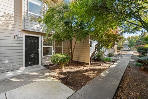 apt-9-1800 Crater Lake Ave, Medford, OR, 97504-5467 | Card Image