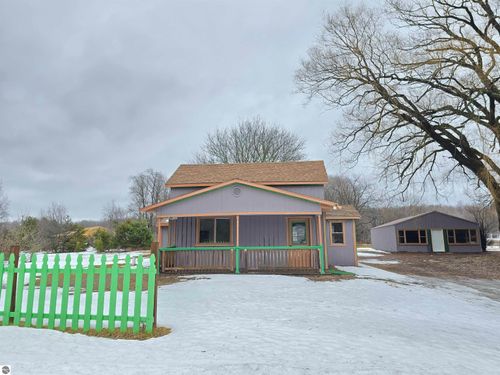 3281 Wallaker Rd, Benzonia, MI, 49616-9679 | Card Image