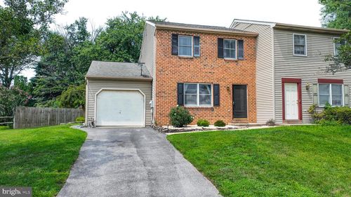 225 Conoy Ave, ELIZABETHTOWN, PA, 17022-1409 | Card Image
