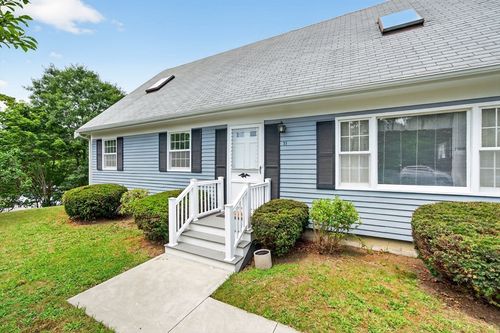 31 Charles L Mccombs Blvd, New Bedford, MA, 02745-1104 | Card Image
