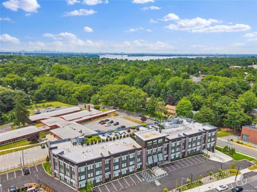 110-218 Middle Neck Rd, Great Neck, NY, 11021-1126 | Card Image