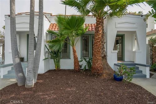 908 Victoria Ave, Venice, CA, 90291-4832 | Card Image