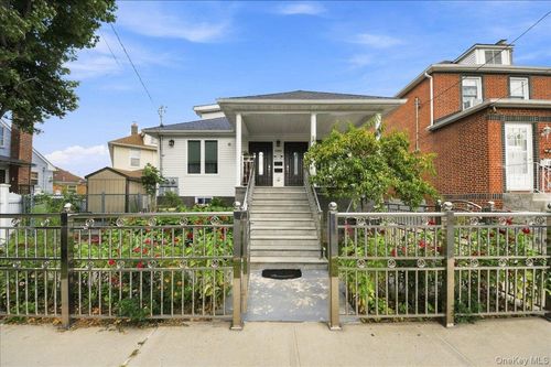 1366 Siegfried Pl, Bronx, NY, 10465-1337 | Card Image