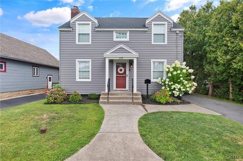 230 Berwick Rd N, Syracuse, NY, 13208-3305 | Card Image