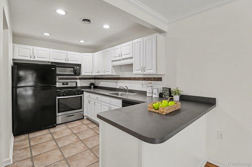 apt-5-4715 Coolidge Hwy, Royal Oak, MI, 48073-1656 | Card Image