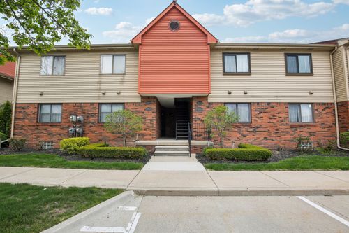 38650 Lanse Creuse St, Harrison Twp, MI, 48045-2060 | Card Image