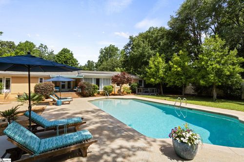 122 Bradley Blvd, Greenville, SC, 29609-5033 | Card Image
